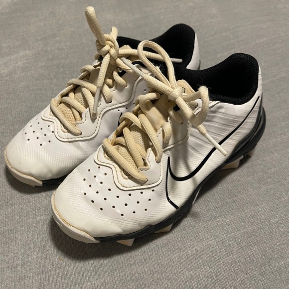 Nike Kids Baseball Cleats White Black Synthetic Leather Lace Up Size 13C - Picture 2 of 7